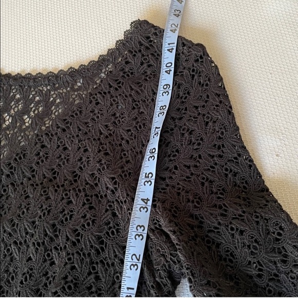 New Boden Black Lace Bodice Dress
Size 12R - Picture 6 of 10